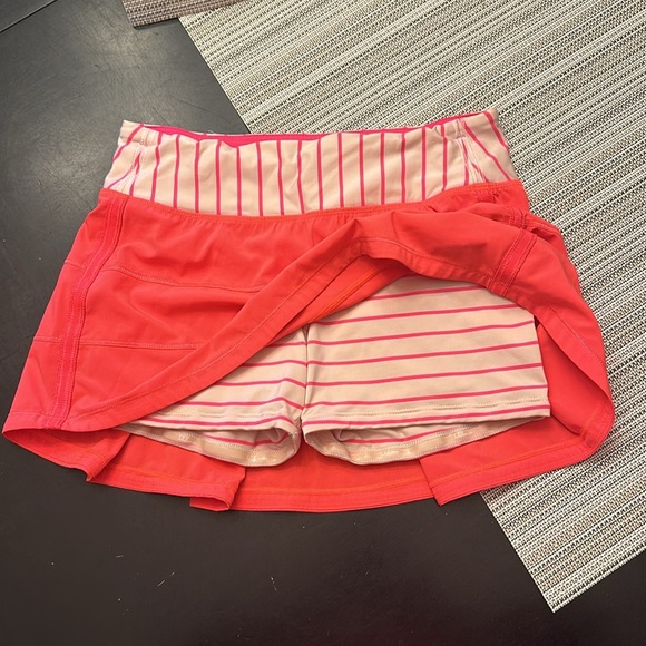 Lululemon skort size 4. EUC. Cute striped shorts under skirt. Zipper back pocket - Picture 3 of 4